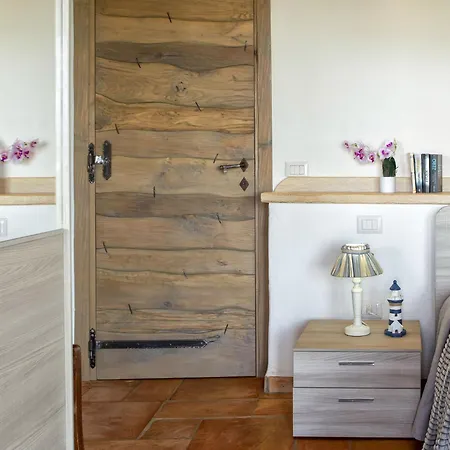 Stazzo Serafini By Interhome