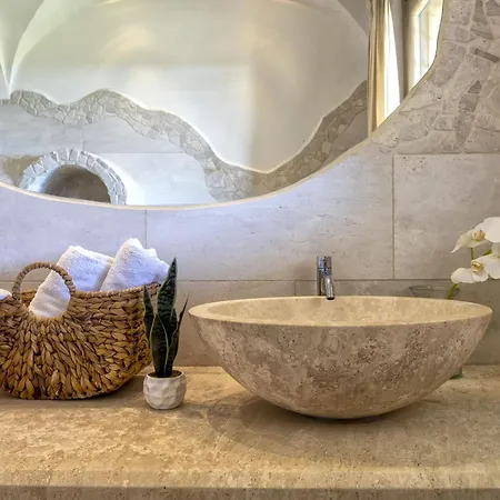 Stazzo Serafini By Interhome Rena Majore